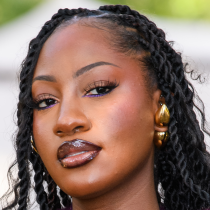 LG-NIGERIAN-SINGER-TEMS-OFFPLAT
